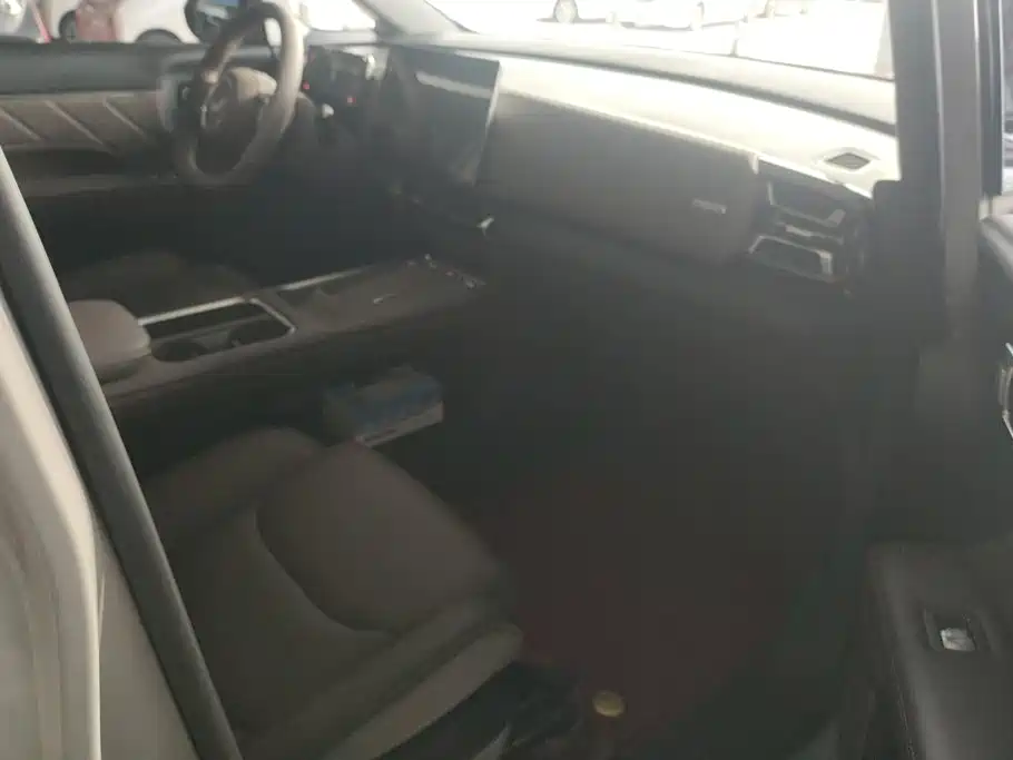 Wuling 730 2025 125km Luxury