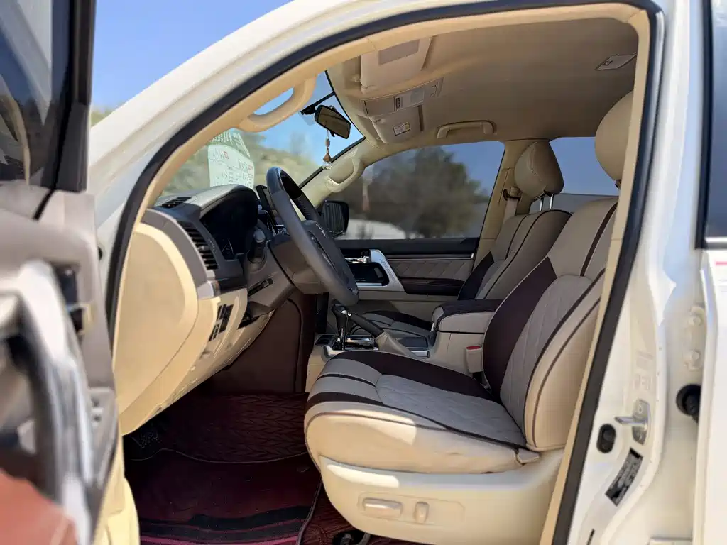 Toyota Land Cruiser 2016 4.0L GX-R