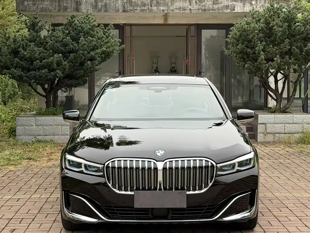 BMW 7 Series — миниатюра 2