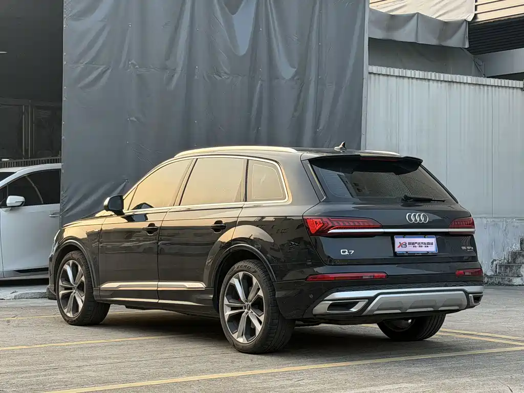 Audi Q7 — миниатюра 5