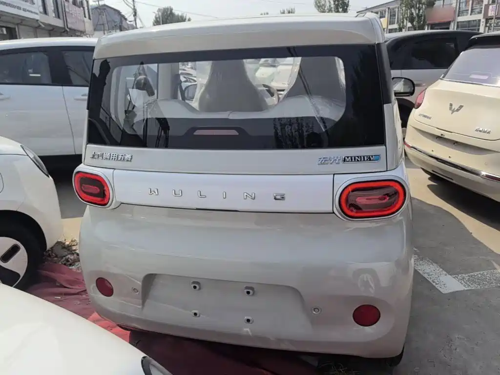 Wuling MINIEV — миниатюра 6