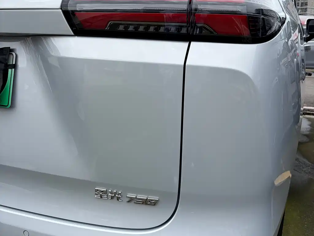 Wuling Xingguang 730 New Energy — миниатюра 6