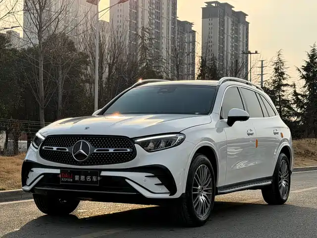 MERCEDES-BENZ GLC