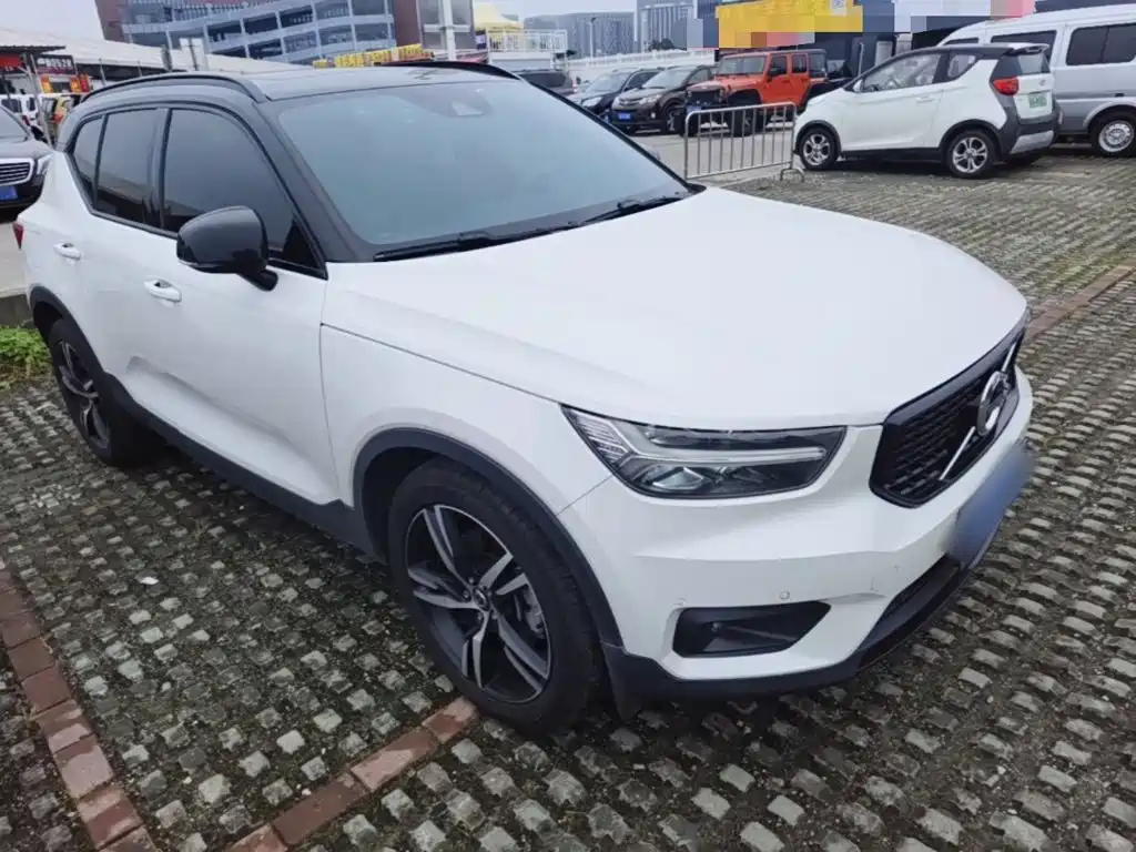 Volvo XC40 — миниатюра 4