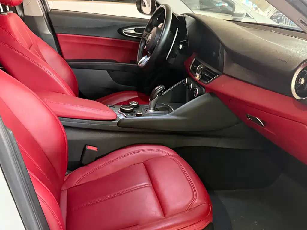 Alfa Romeo Giulia — миниатюра 11