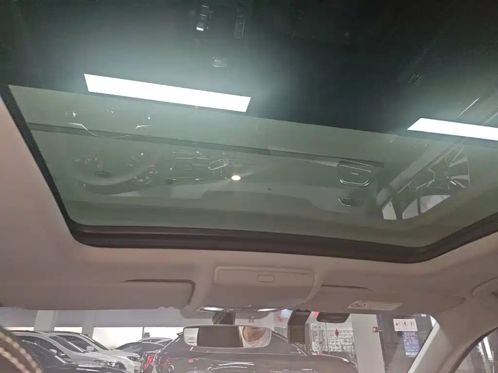 Volkswagen Tiguan L — миниатюра 18