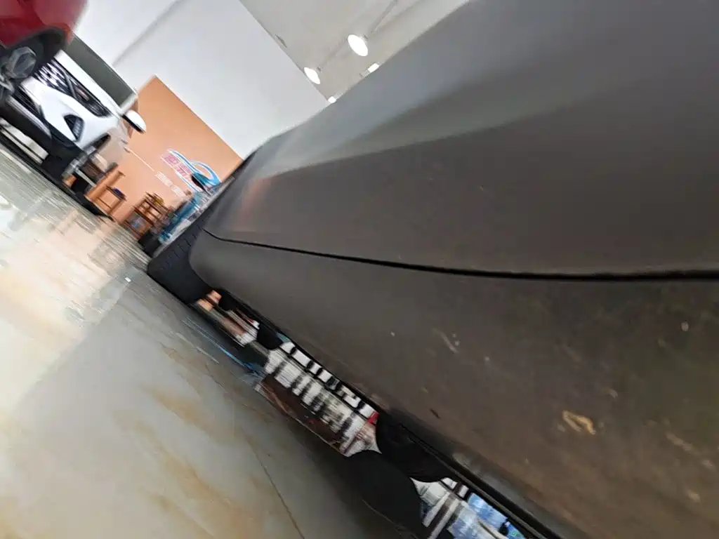 Tesla Model Y — миниатюра 21