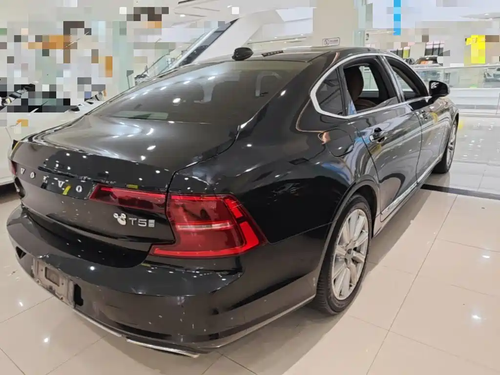 Volvo S90 — миниатюра 7
