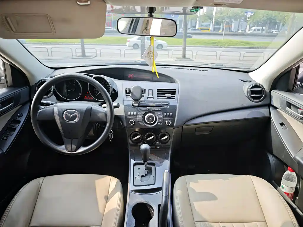 Mazda 3 Xingcheng — миниатюра 8