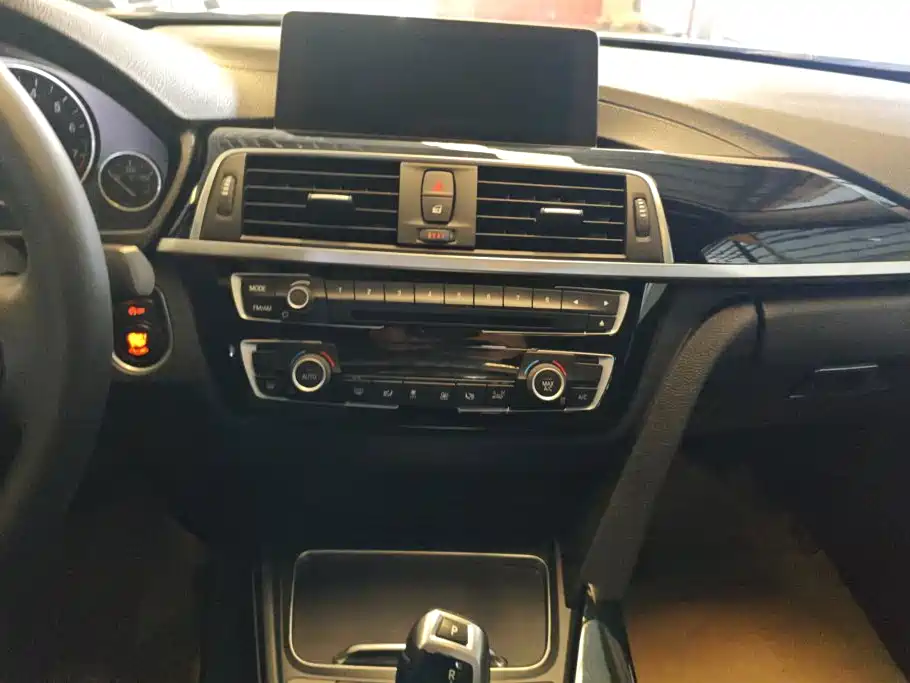 BMW 3 Series — миниатюра 13
