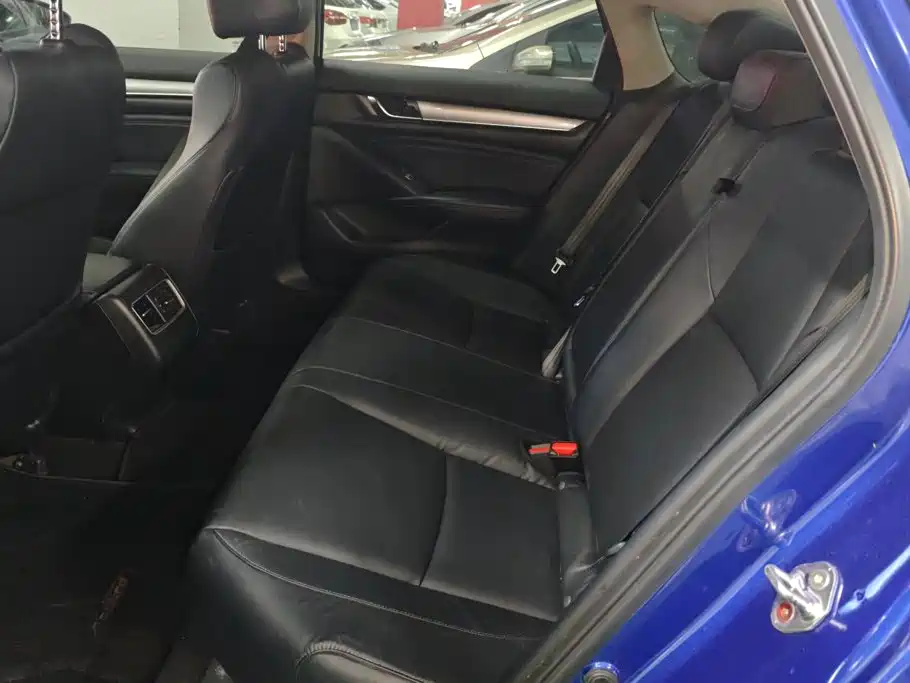 Honda Accord — миниатюра 11