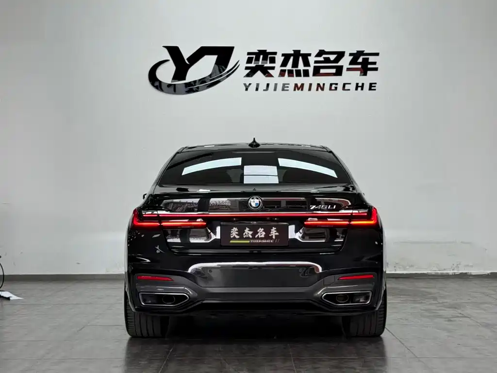 BMW 7 Series — миниатюра 9
