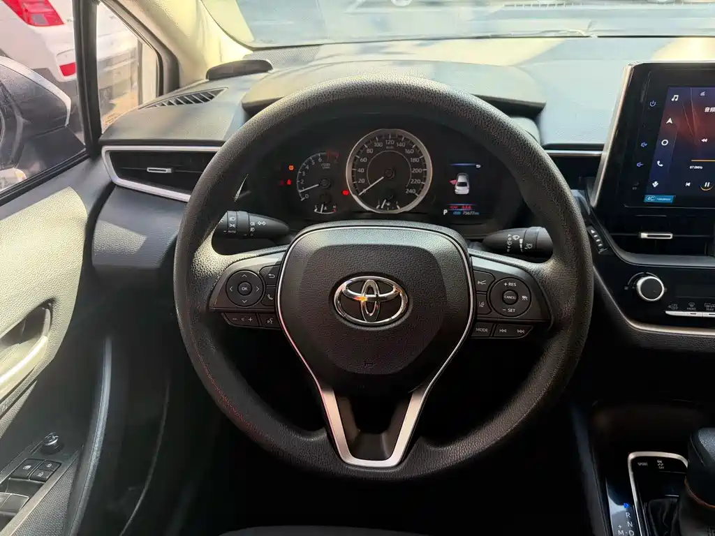 Toyota Corolla — миниатюра 10