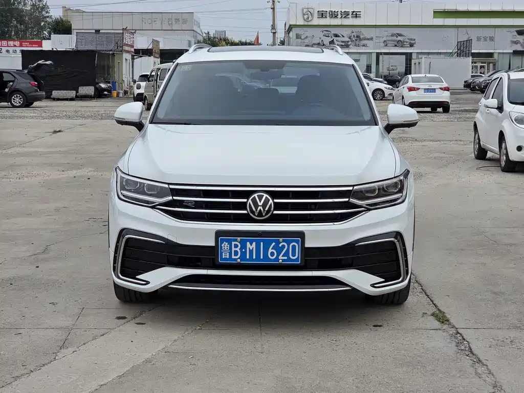 Volkswagen Tiguan L — миниатюра 2