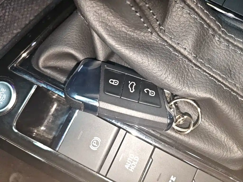Volkswagen Passat PHEV — миниатюра 9