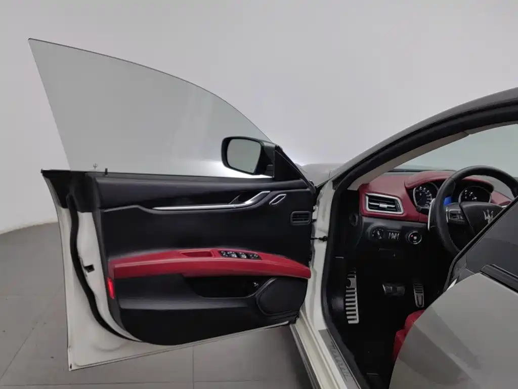 Maserati Ghibli — миниатюра 8
