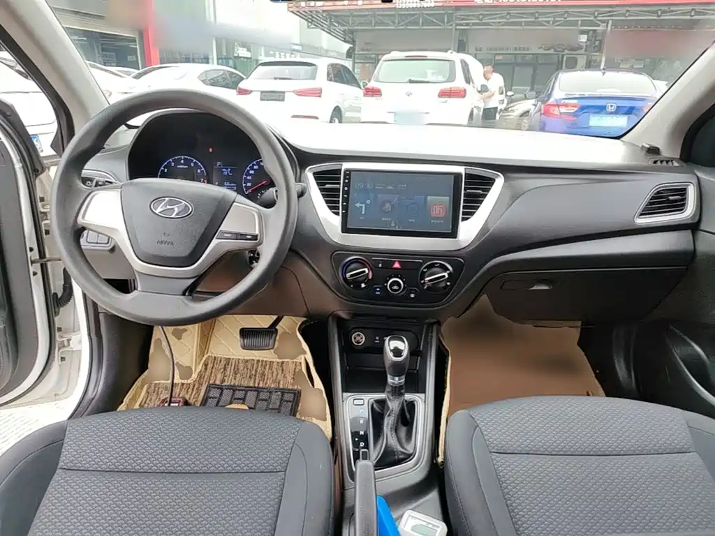 Hyundai Verna — миниатюра 10