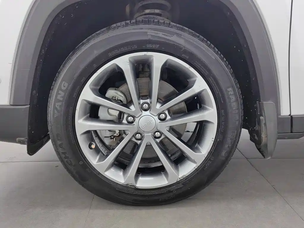 Jeep Grand Commander — миниатюра 17
