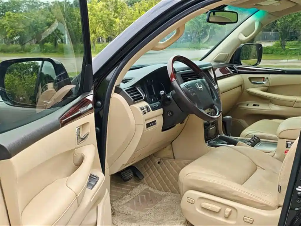 Lexus LX 2007 570