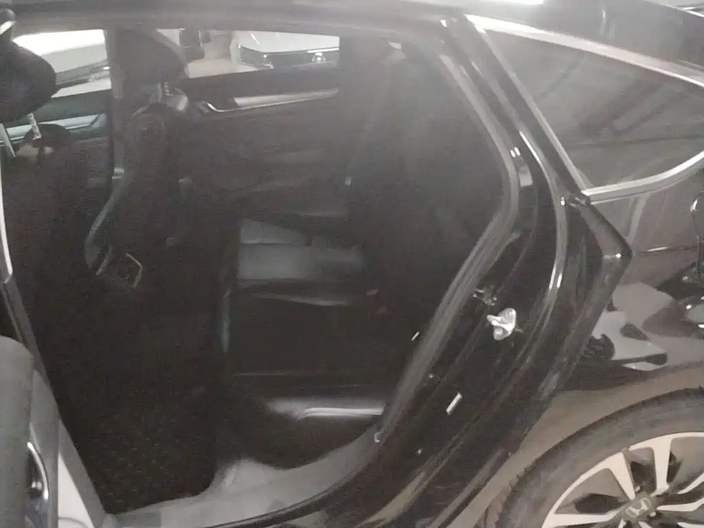 Honda Accord — миниатюра 13