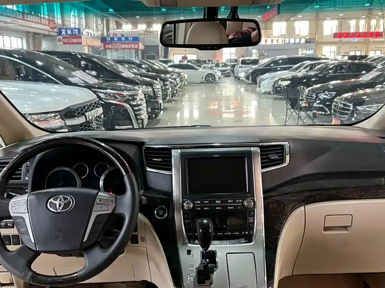 Toyota Alphard 2015 3.5L Luxury