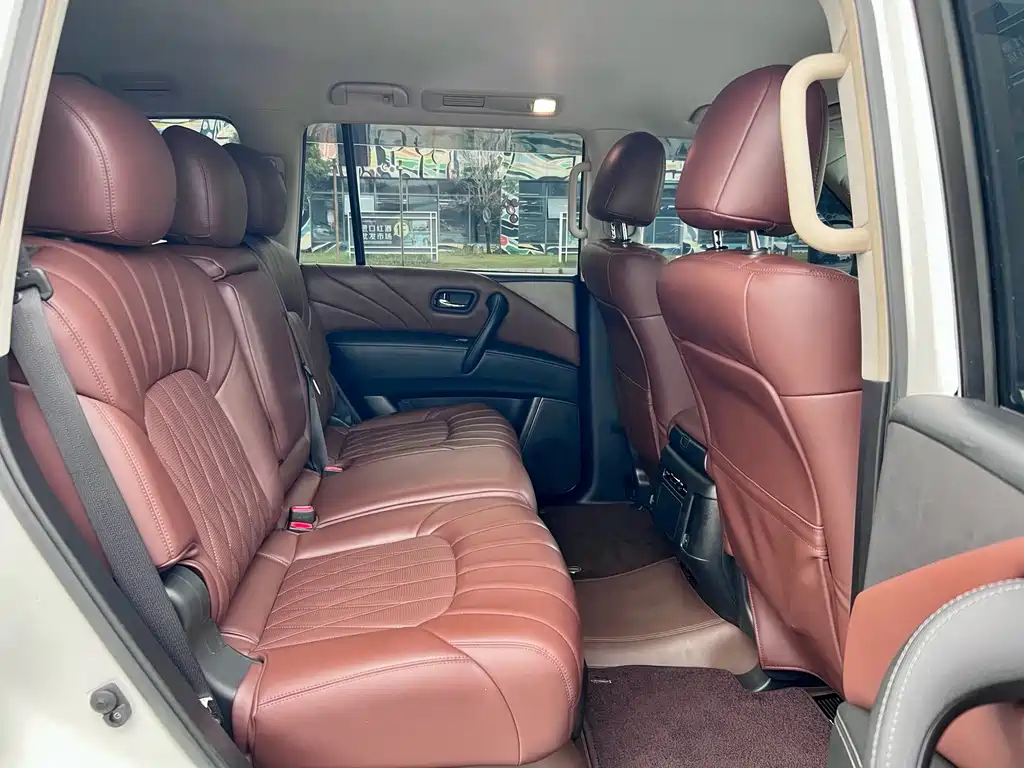 Nissan Patrol — миниатюра 8