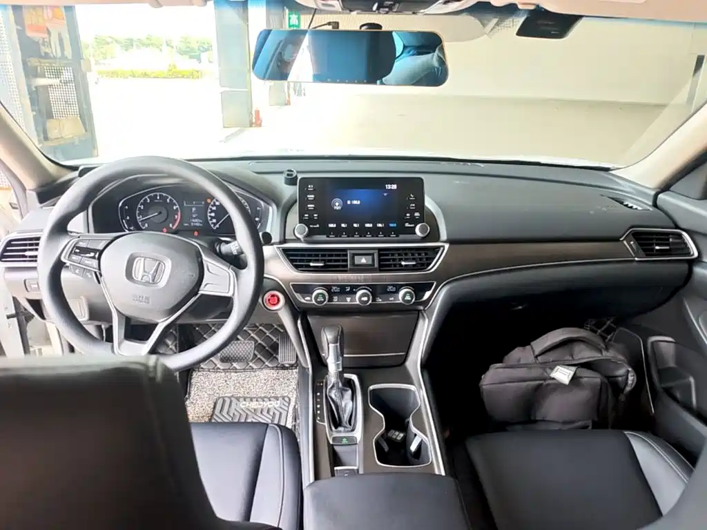 Honda Accord — миниатюра 10