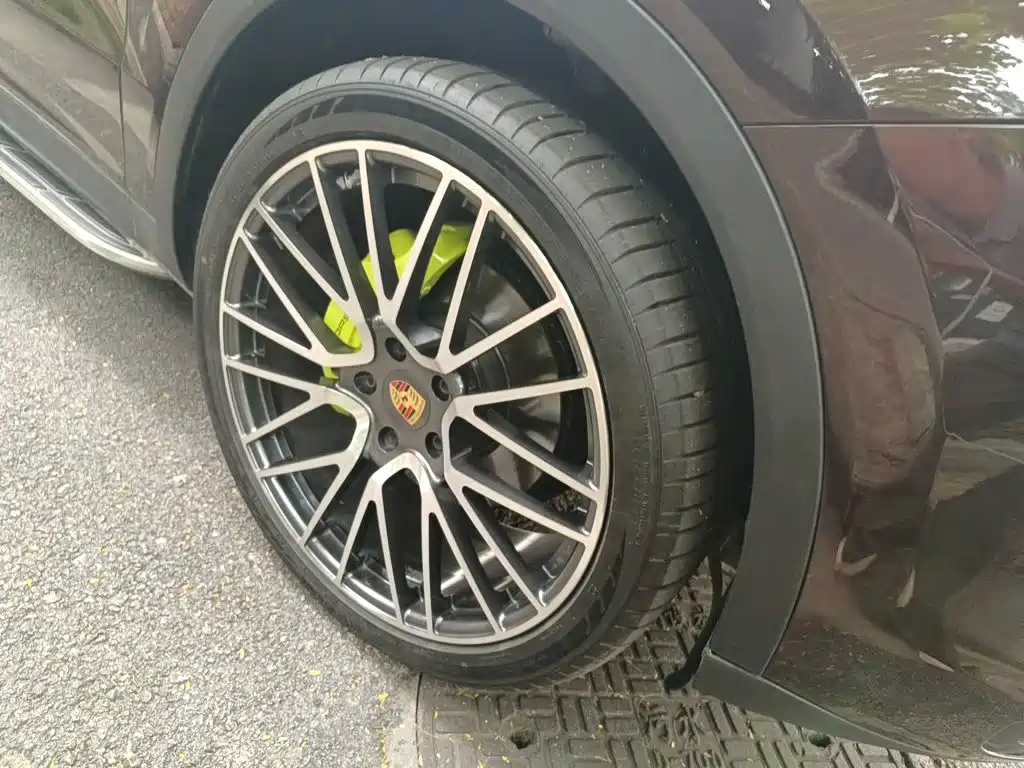 Porsche Cayenne Hybrid — миниатюра 25