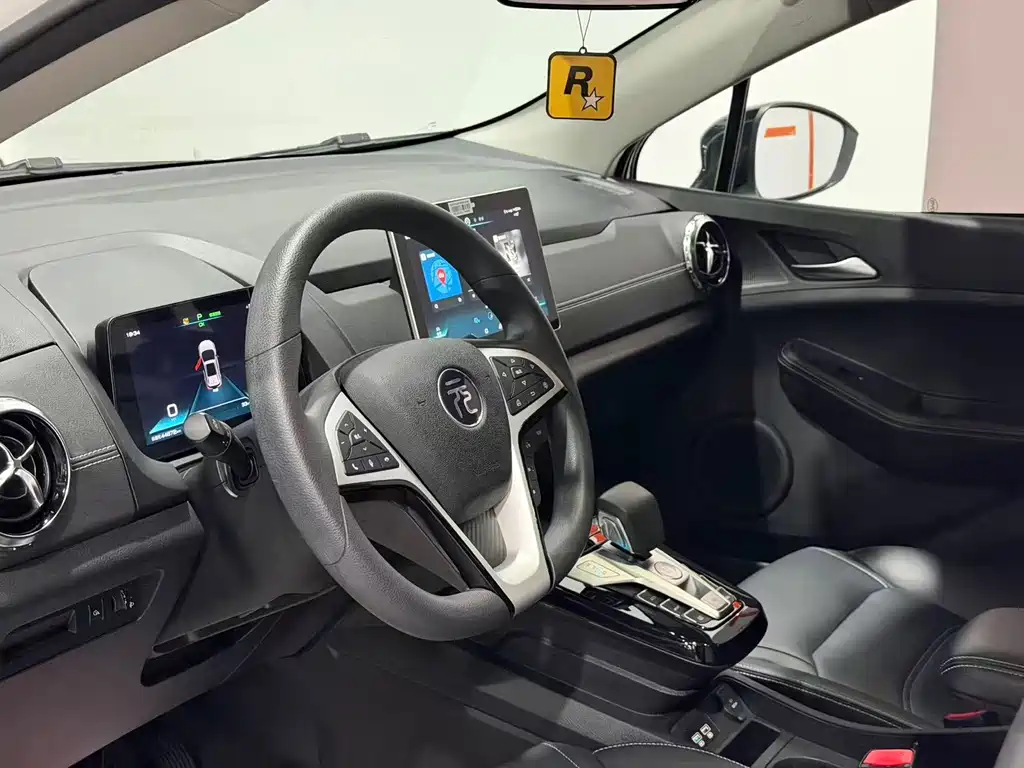 BYD Yuan EV — миниатюра 8
