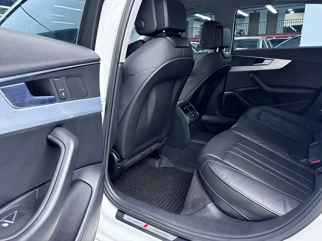 Audi A4L — миниатюра 10
