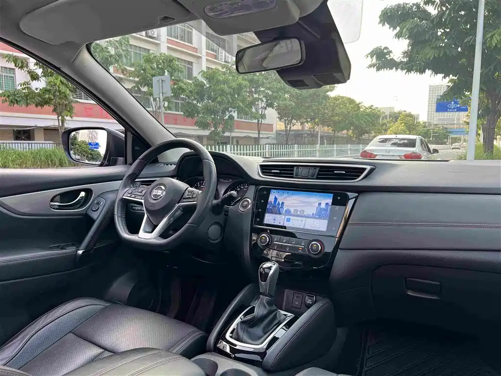 Nissan Qashqai — миниатюра 12