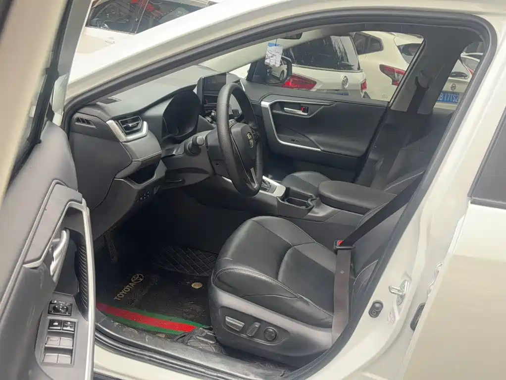 Toyota Wildlander — миниатюра 12