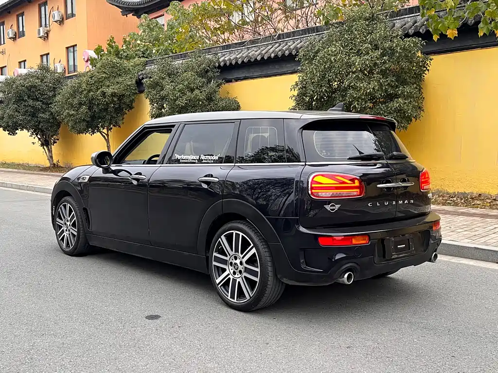 MINI CLUBMAN