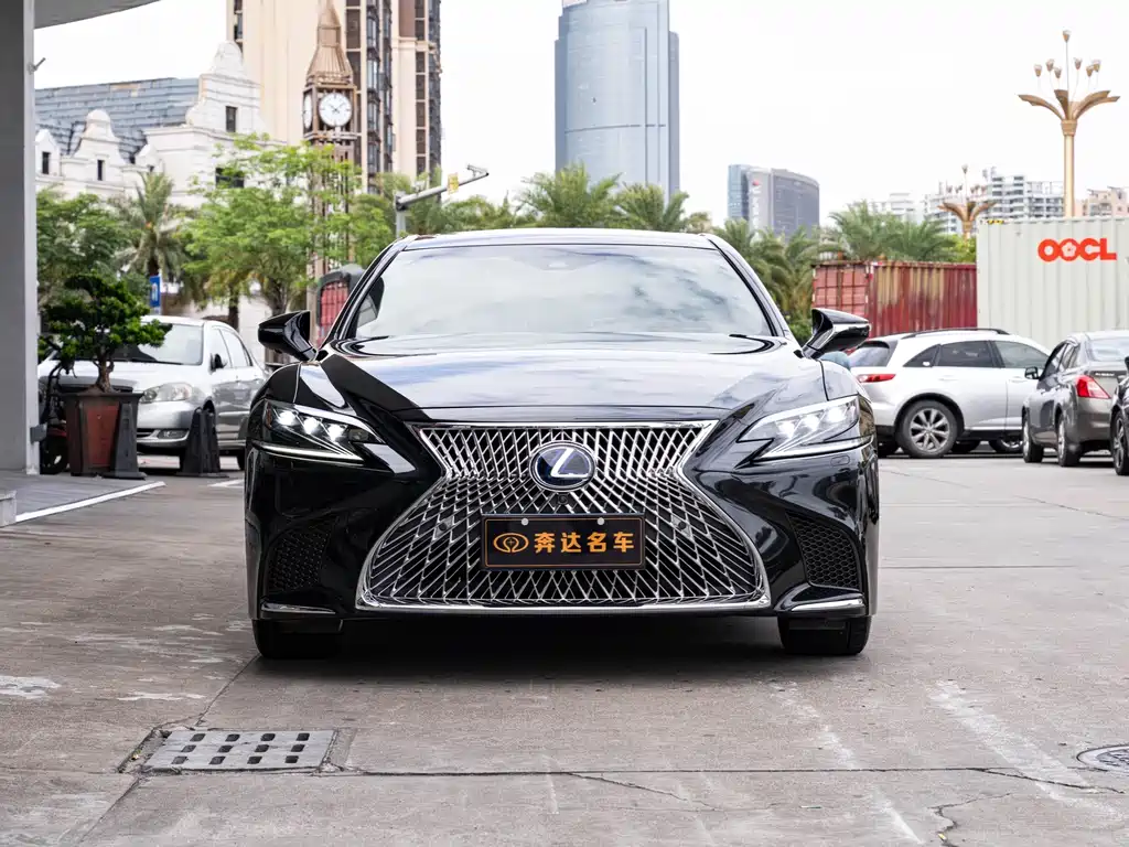 Lexus LS — миниатюра 2