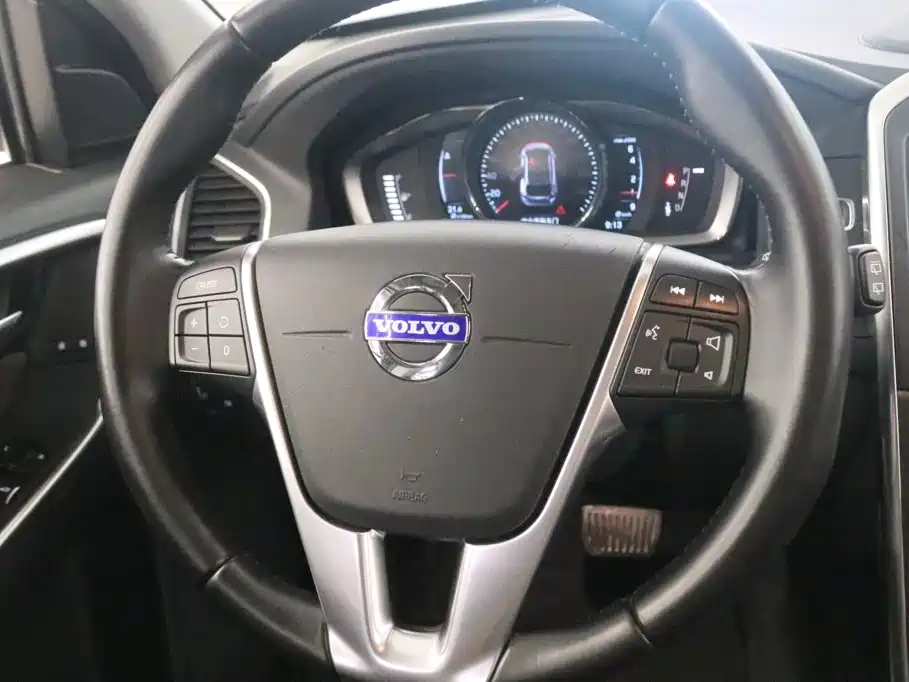 Volvo XC60 — миниатюра 6