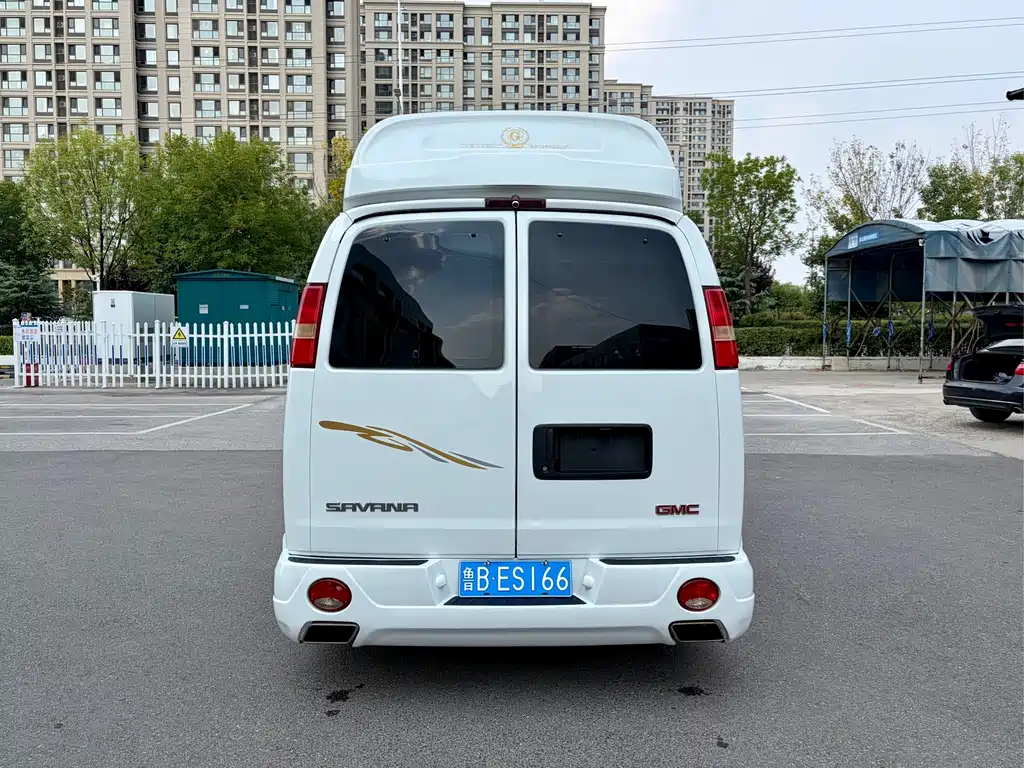 GMC Savana — миниатюра 5