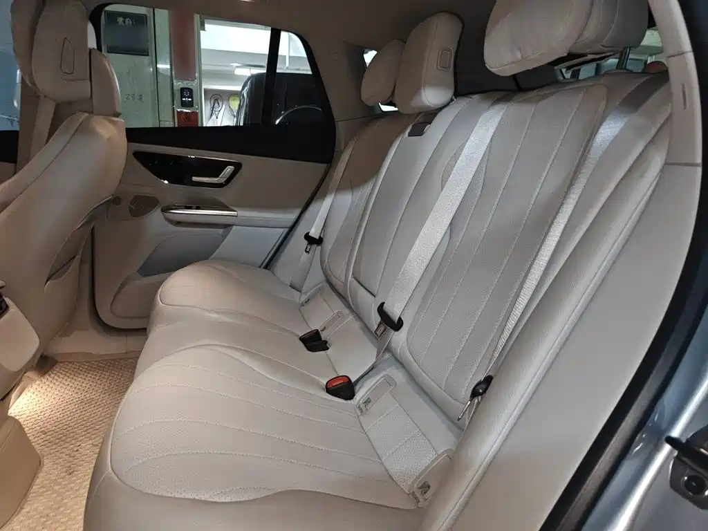 Mercedes-Benz EQE SUV — миниатюра 18
