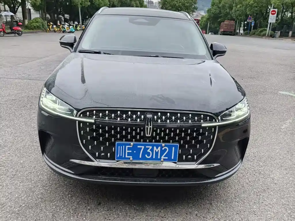 Lincoln Corsair — миниатюра 2