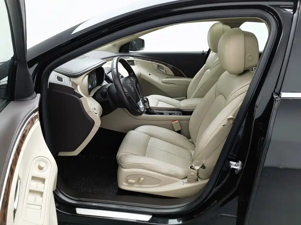 Buick LaCrosse — миниатюра 10