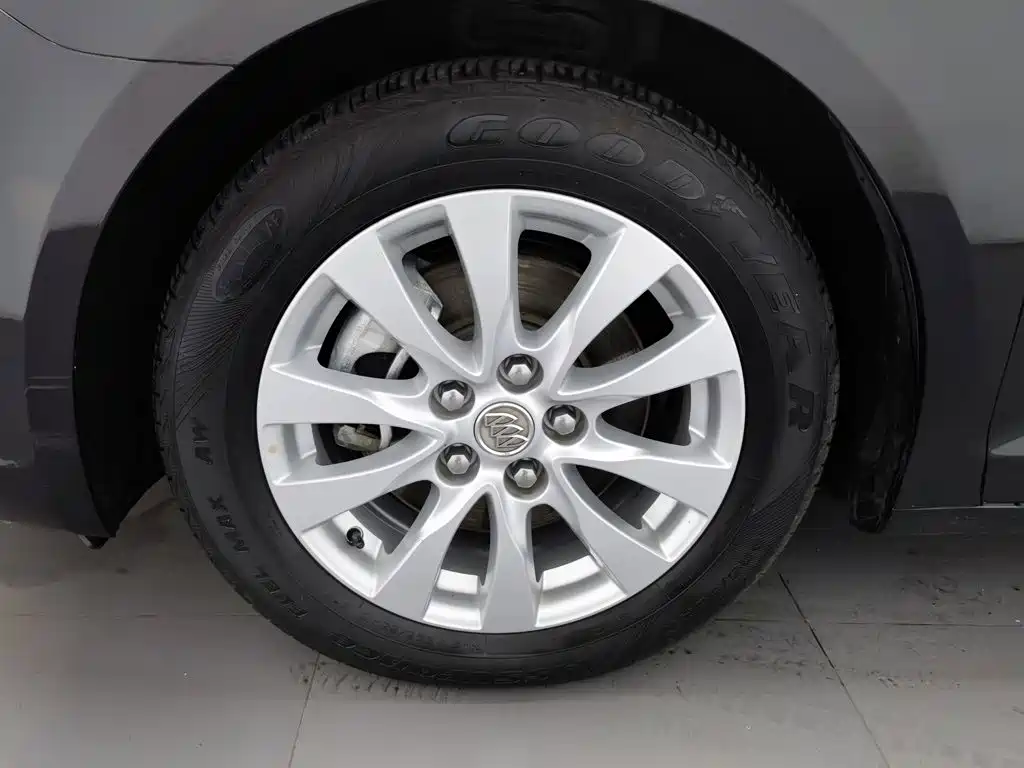 Buick LaCrosse — миниатюра 17