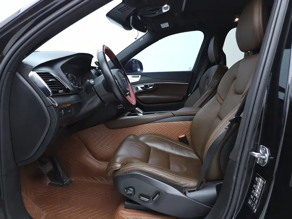 Volvo XC90 — миниатюра 8