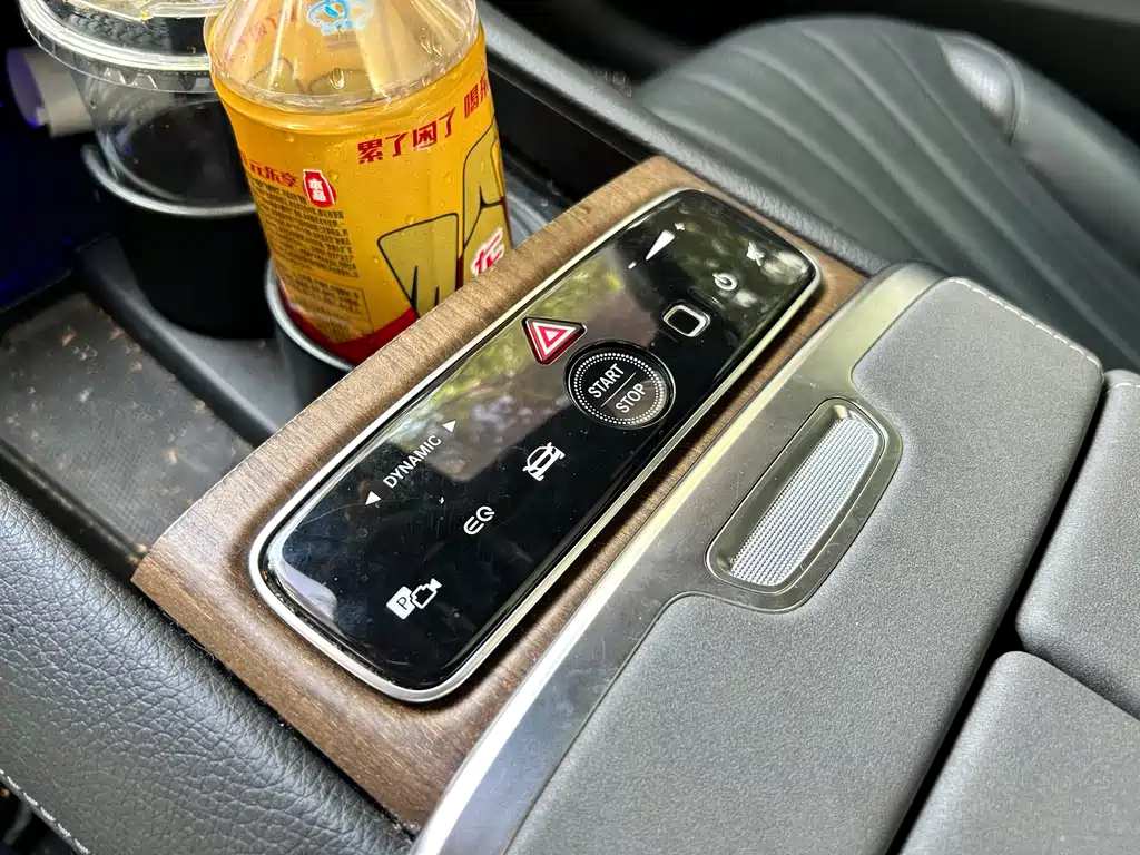 Mercedes-Benz EQS — миниатюра 11