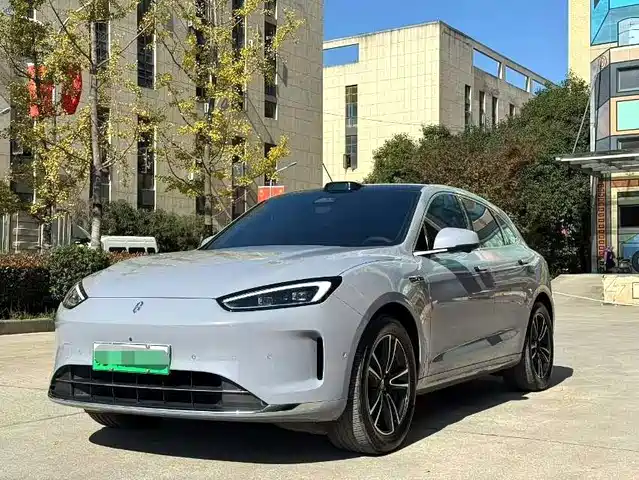 AITO ASK THE WORLD M5 2025