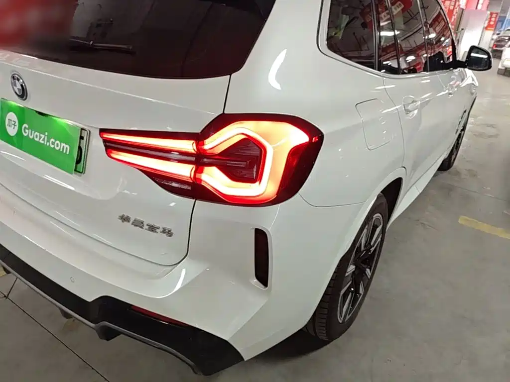BMW iX3 — миниатюра 8