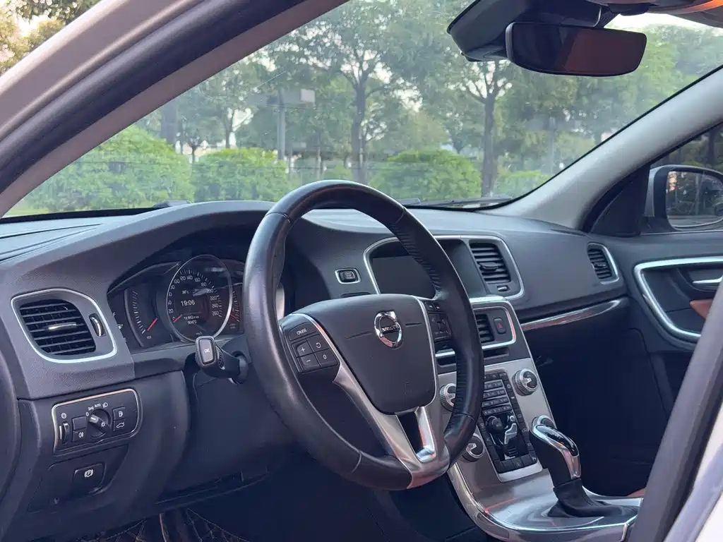 Volvo S60 — миниатюра 15