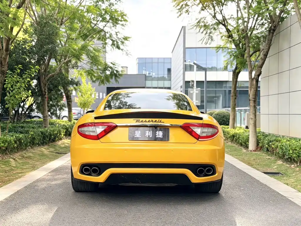 Maserati GranTurismo — миниатюра 4