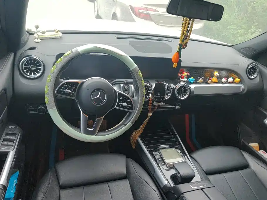 Mercedes-Benz GLB — миниатюра 12