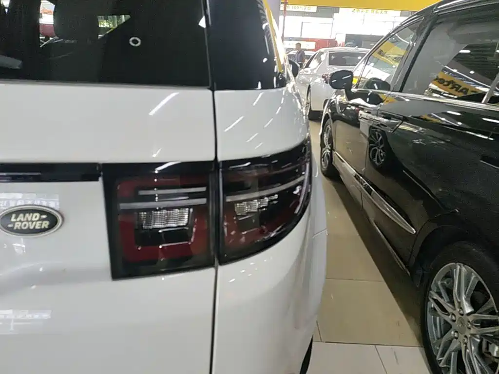 Land Rover Discovery Sport — миниатюра 8