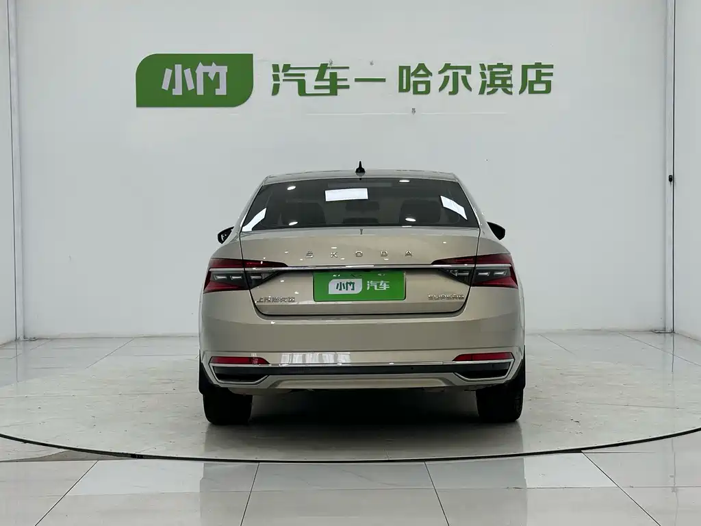 Skoda Superb — миниатюра 6
