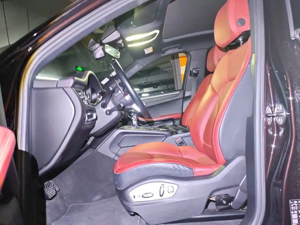 Porsche Macan — миниатюра 16